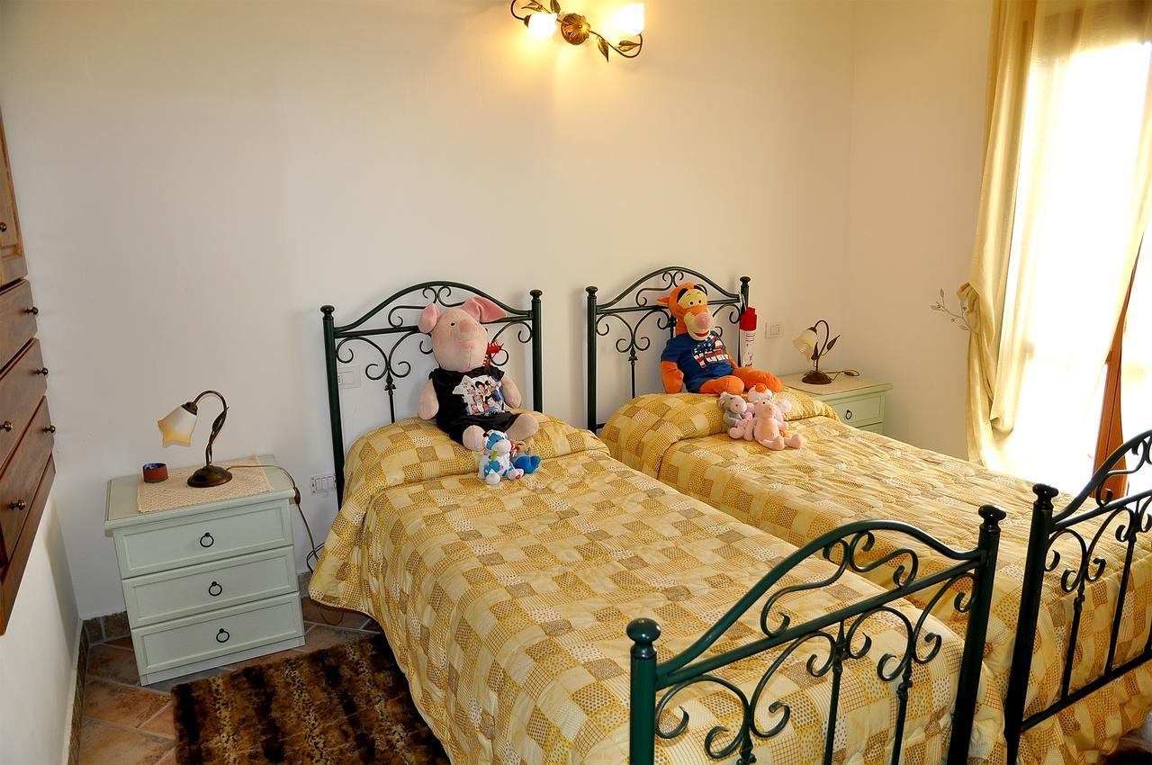 בודוני Villa I Ginepri מראה חיצוני תמונה