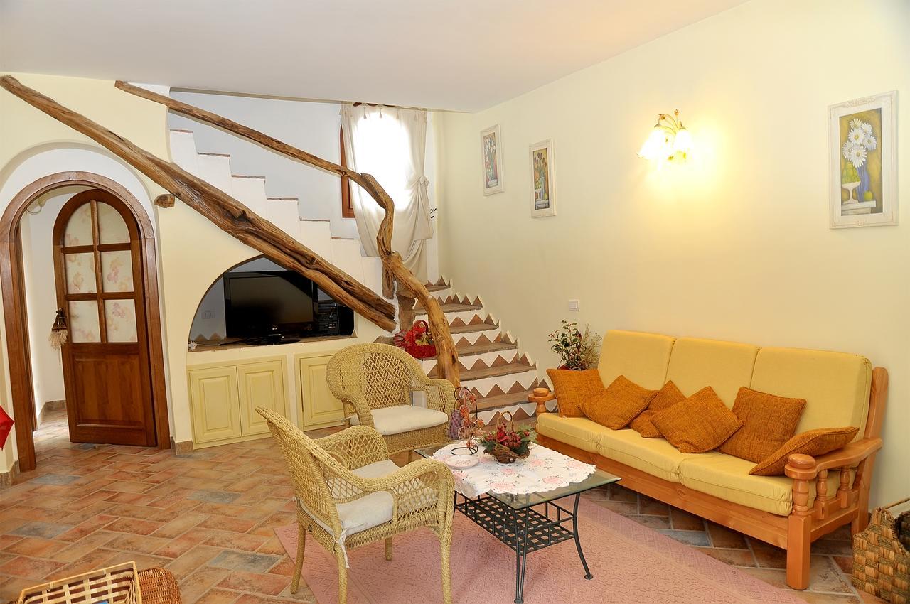 בודוני Villa I Ginepri מראה חיצוני תמונה