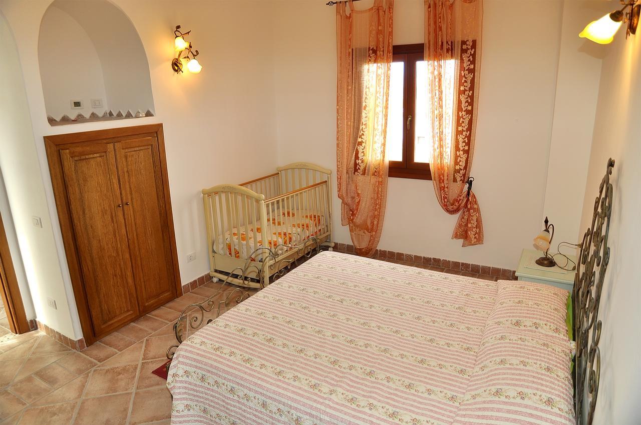 בודוני Villa I Ginepri מראה חיצוני תמונה